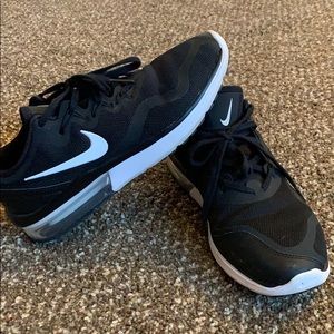 Women’s Nike AirMax 8